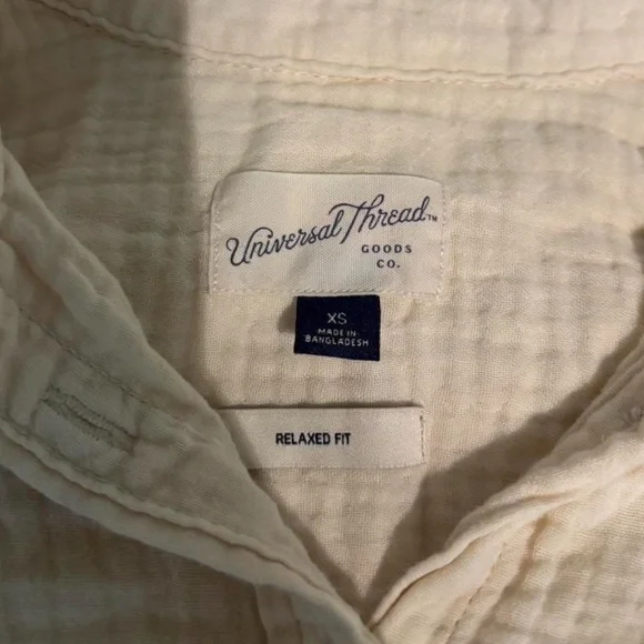 ~Universal Thread Button Up~ - Picture 2 of 2